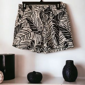 Cynthia Rowley Leaf Print 100% Linen Shorts Size Medium